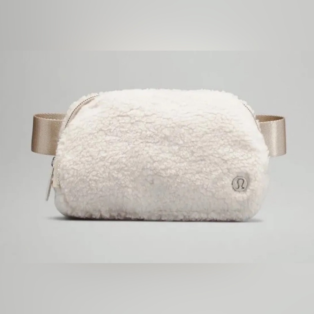 Lululemon Everywhere Belt Bag 1L Fleece Cream/ Ivory NWT